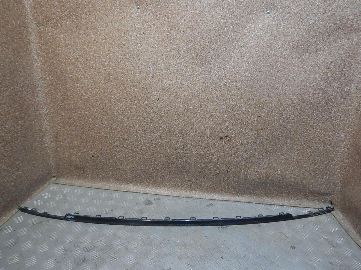 Молдинг заднего бампера
