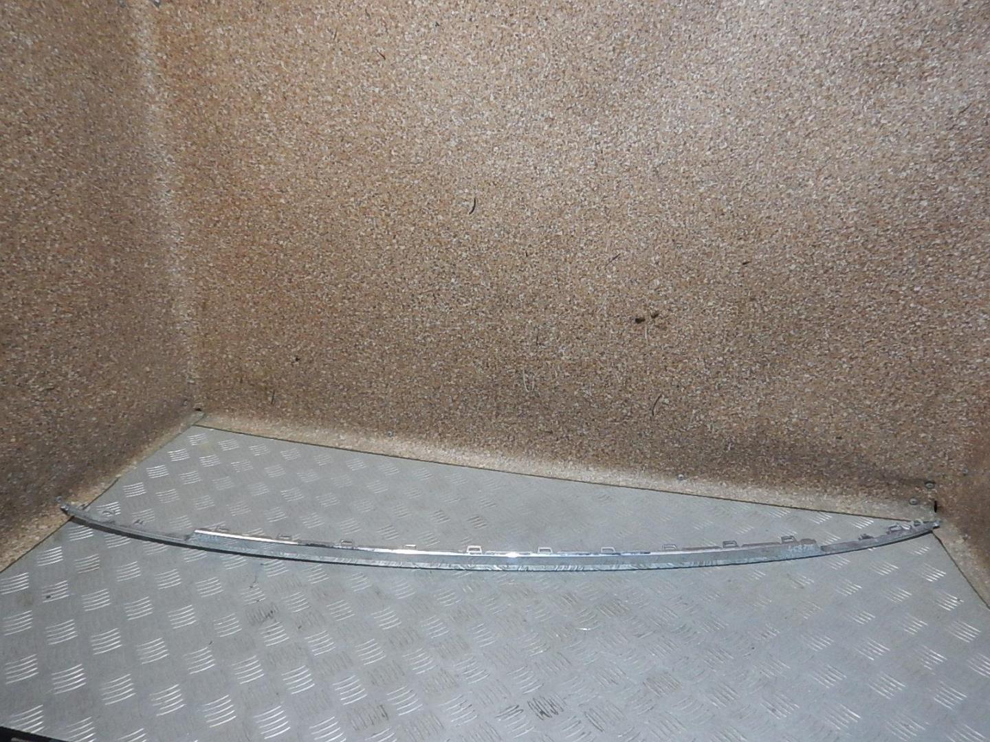 Молдинг заднего бампера