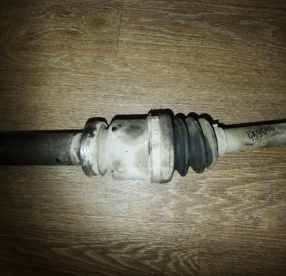 Полуось передняя правая