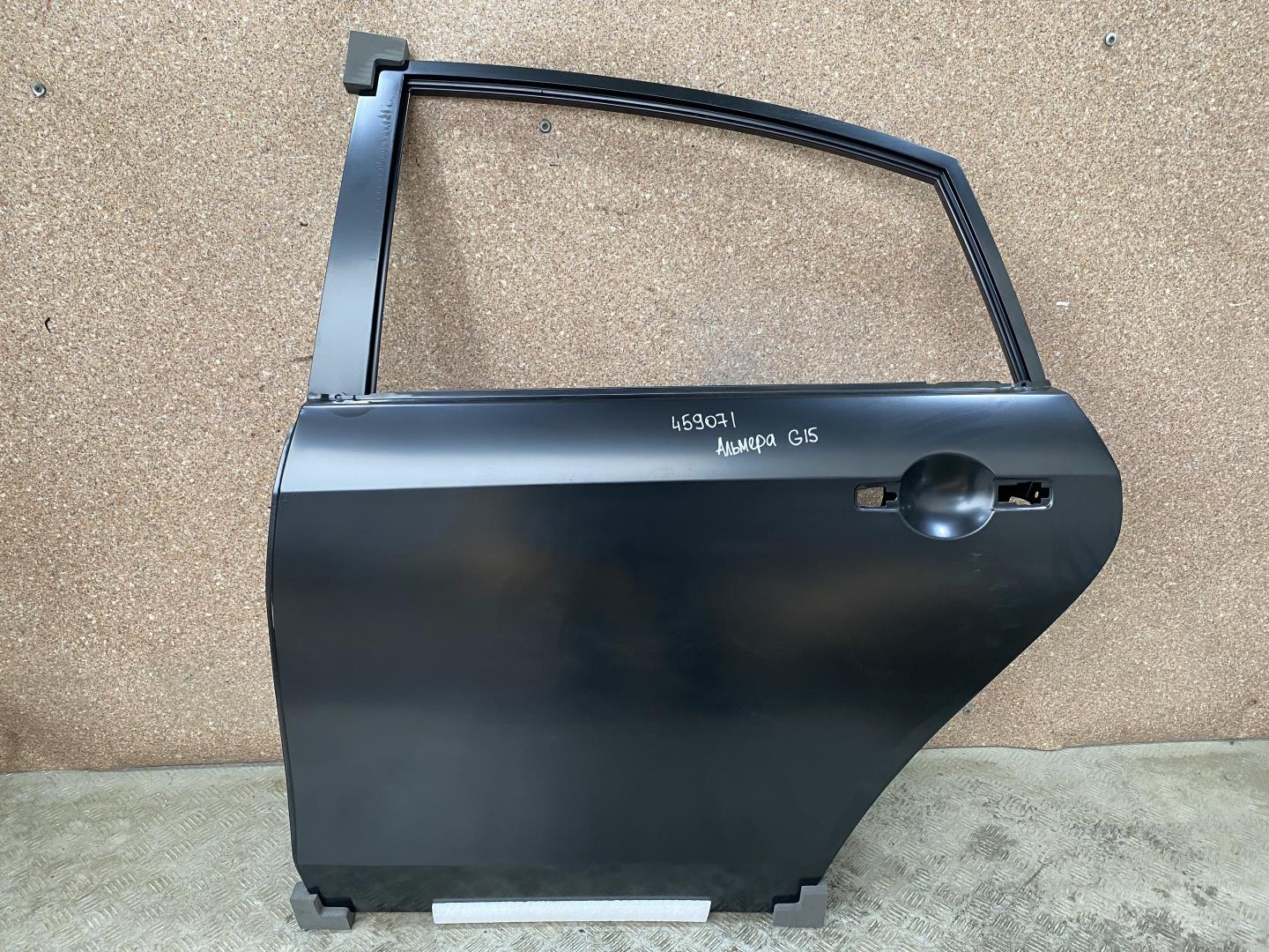 Дверь задняя левая