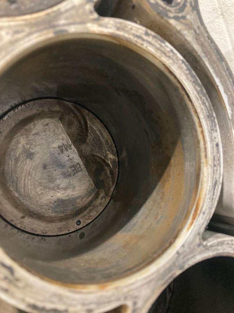 Блок двигателя