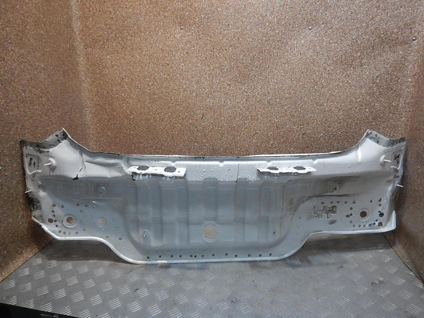 Панель задняя