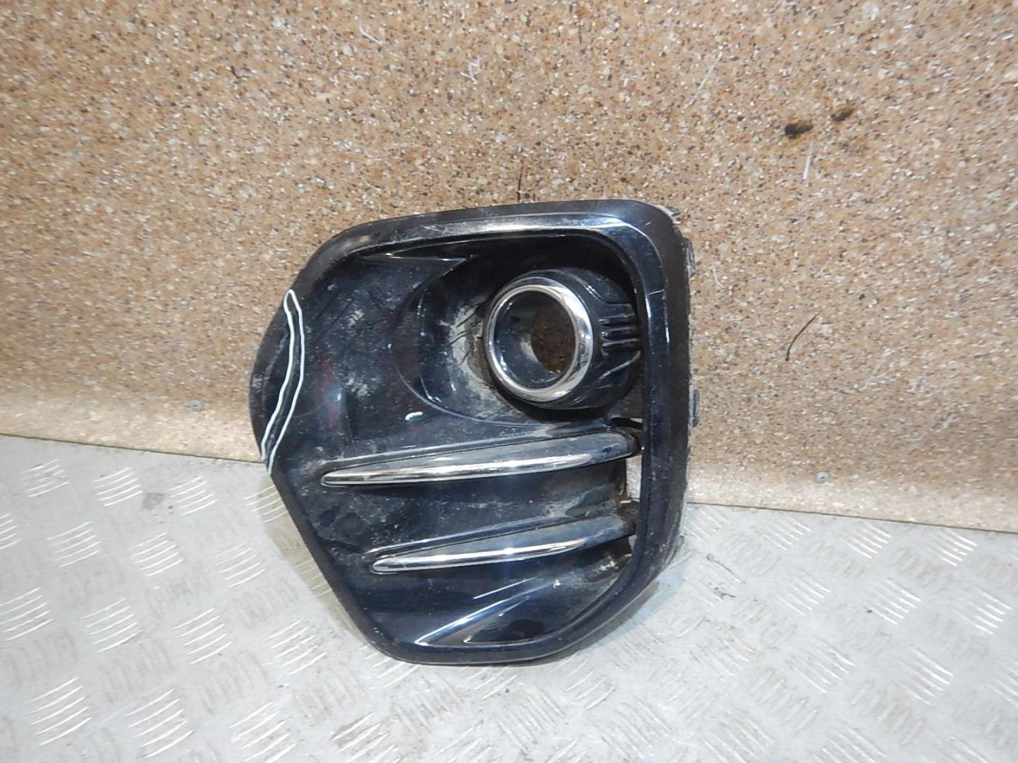 Решетка в бампер левая