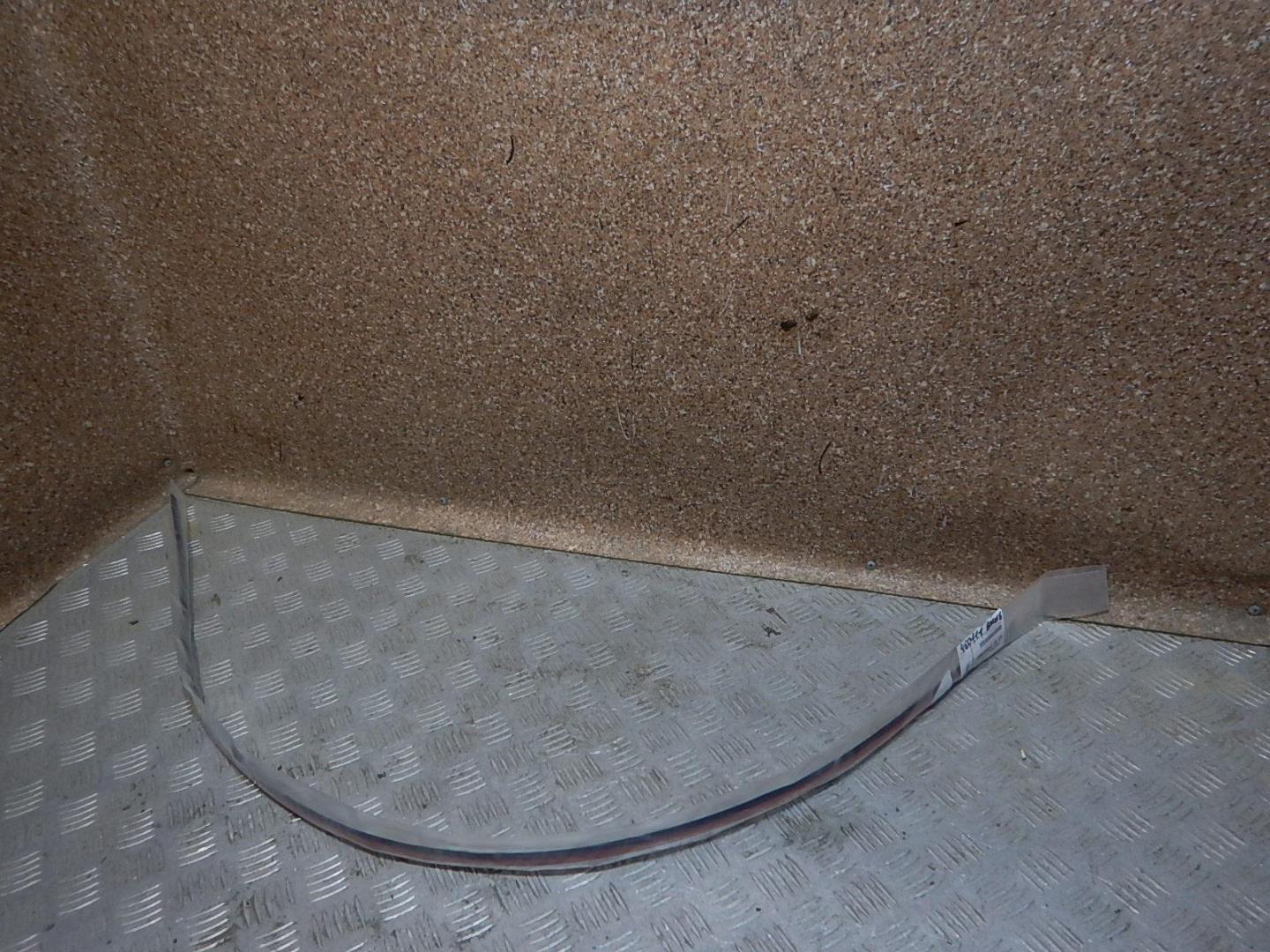 Молдинг лобового стекла