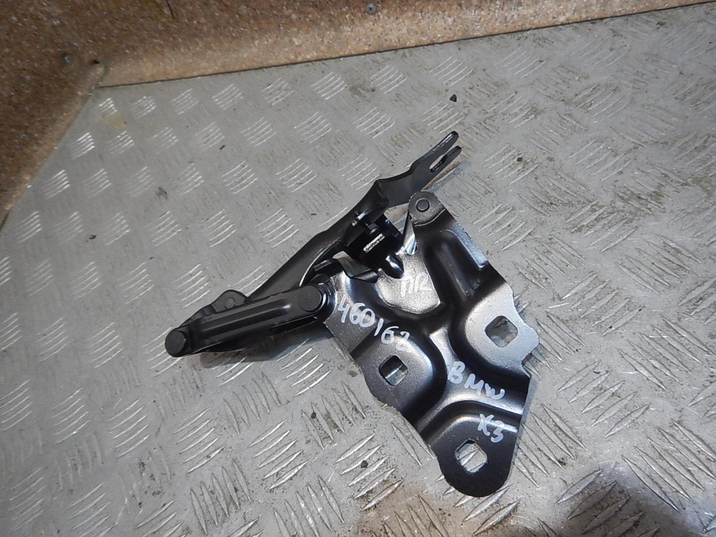 Петля капота правая