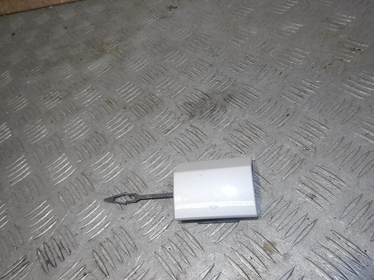 Заглушка буксировочного крюка