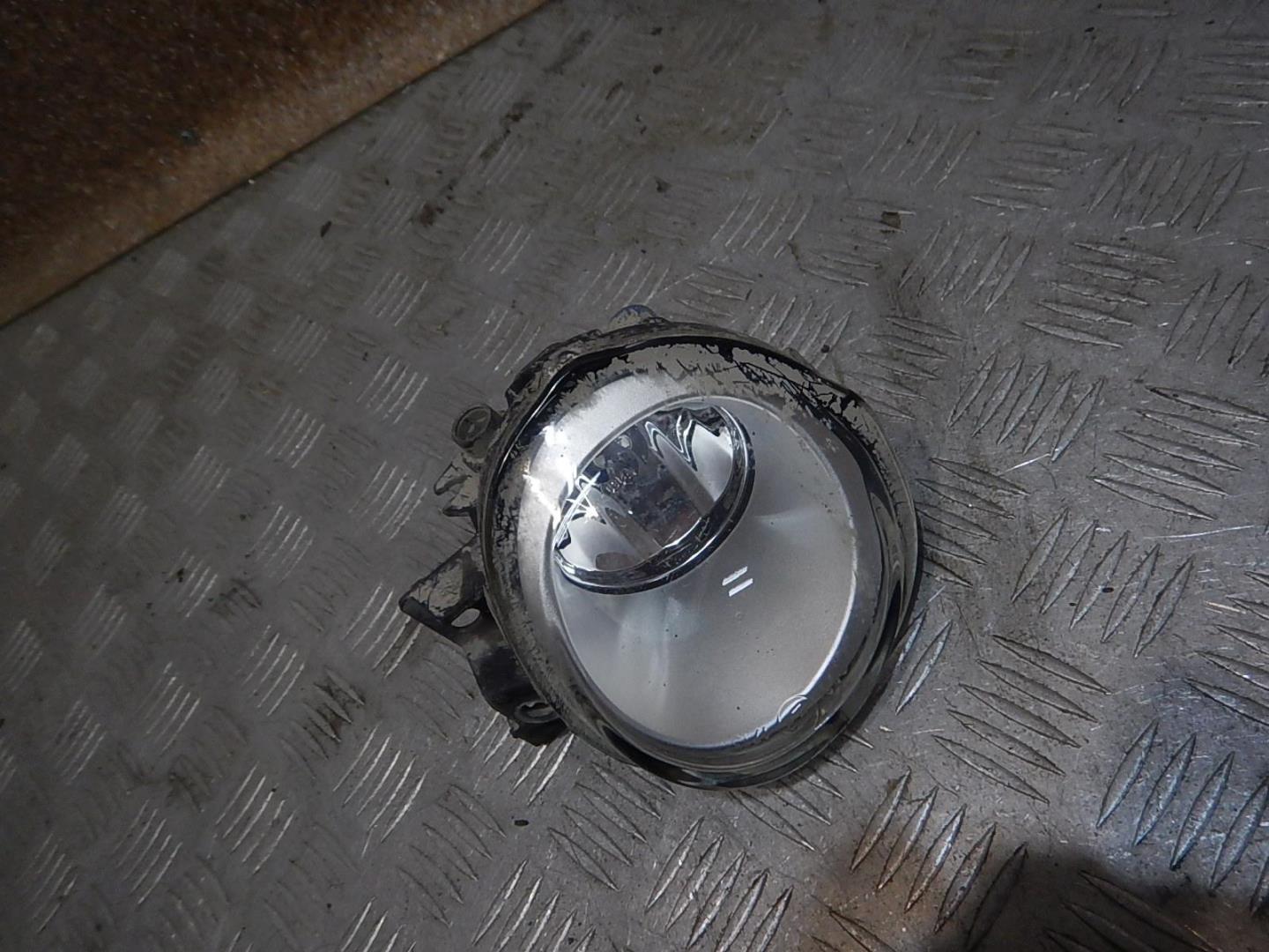 Фара противотуманная правая