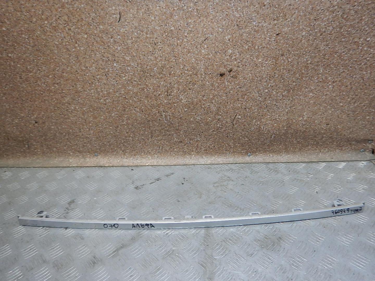 Молдинг заднего бампера