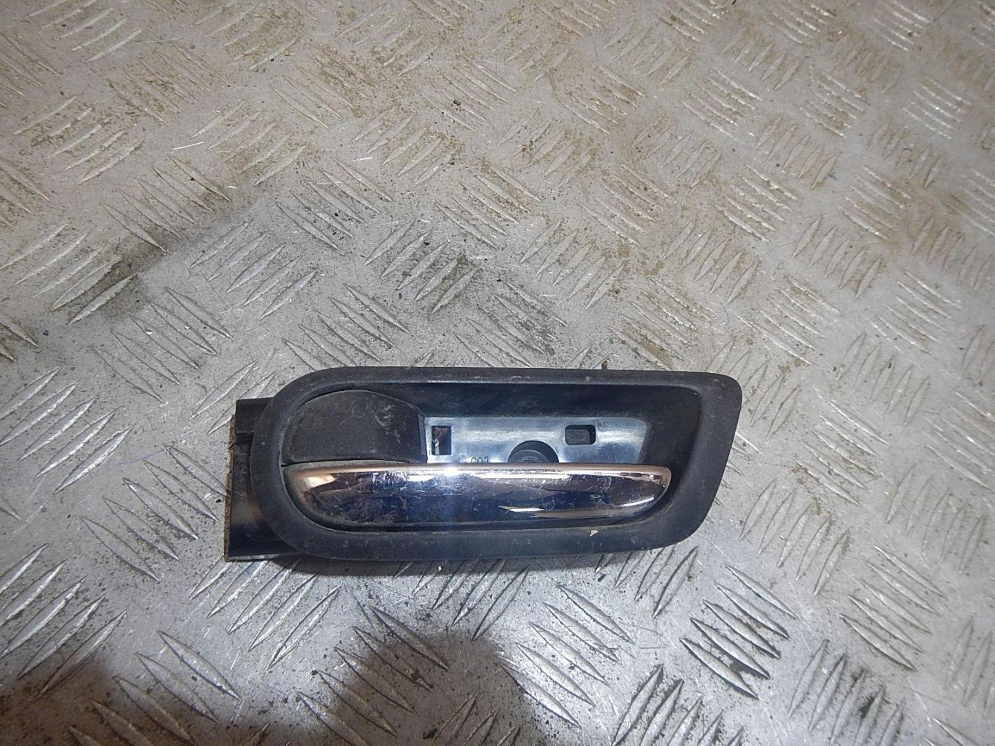 Ручка двери внутренняя левая