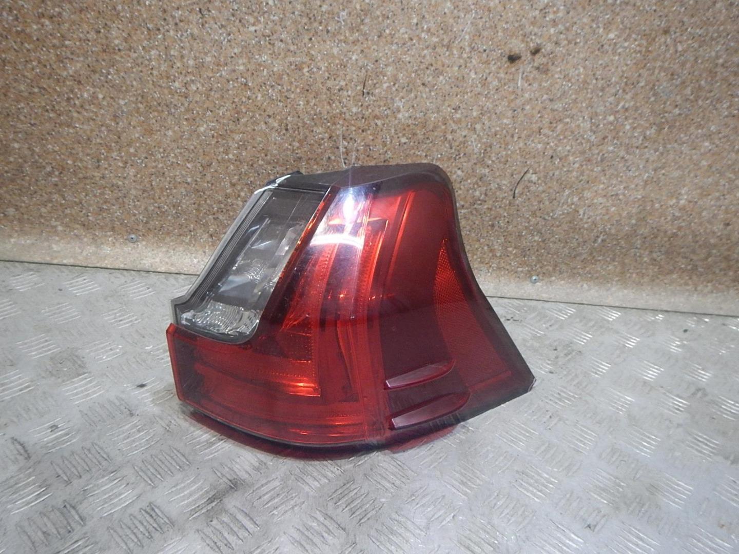 Фонарь задний правый
