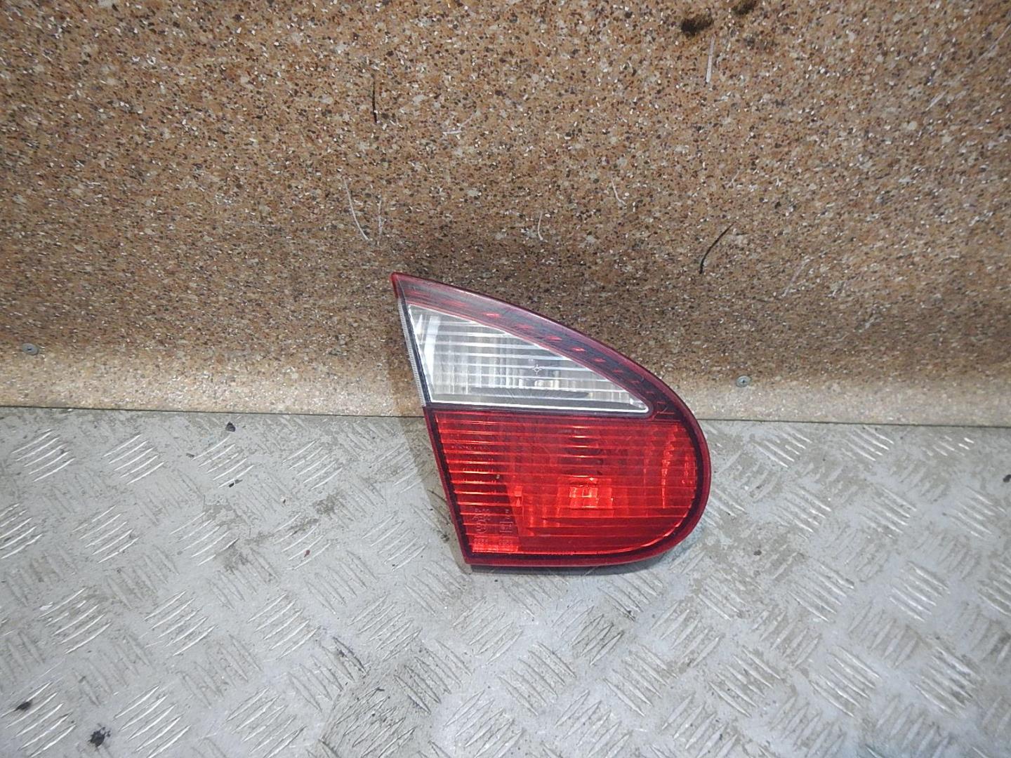 Фонарь задний внутренний левый