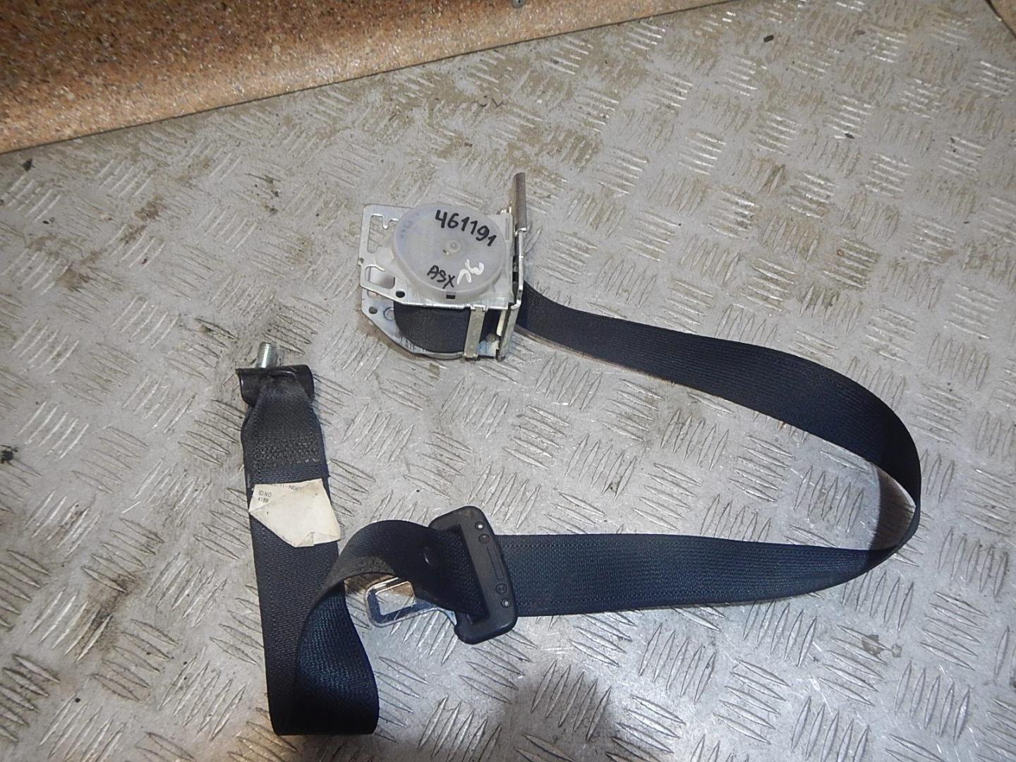 Ремень безопасности