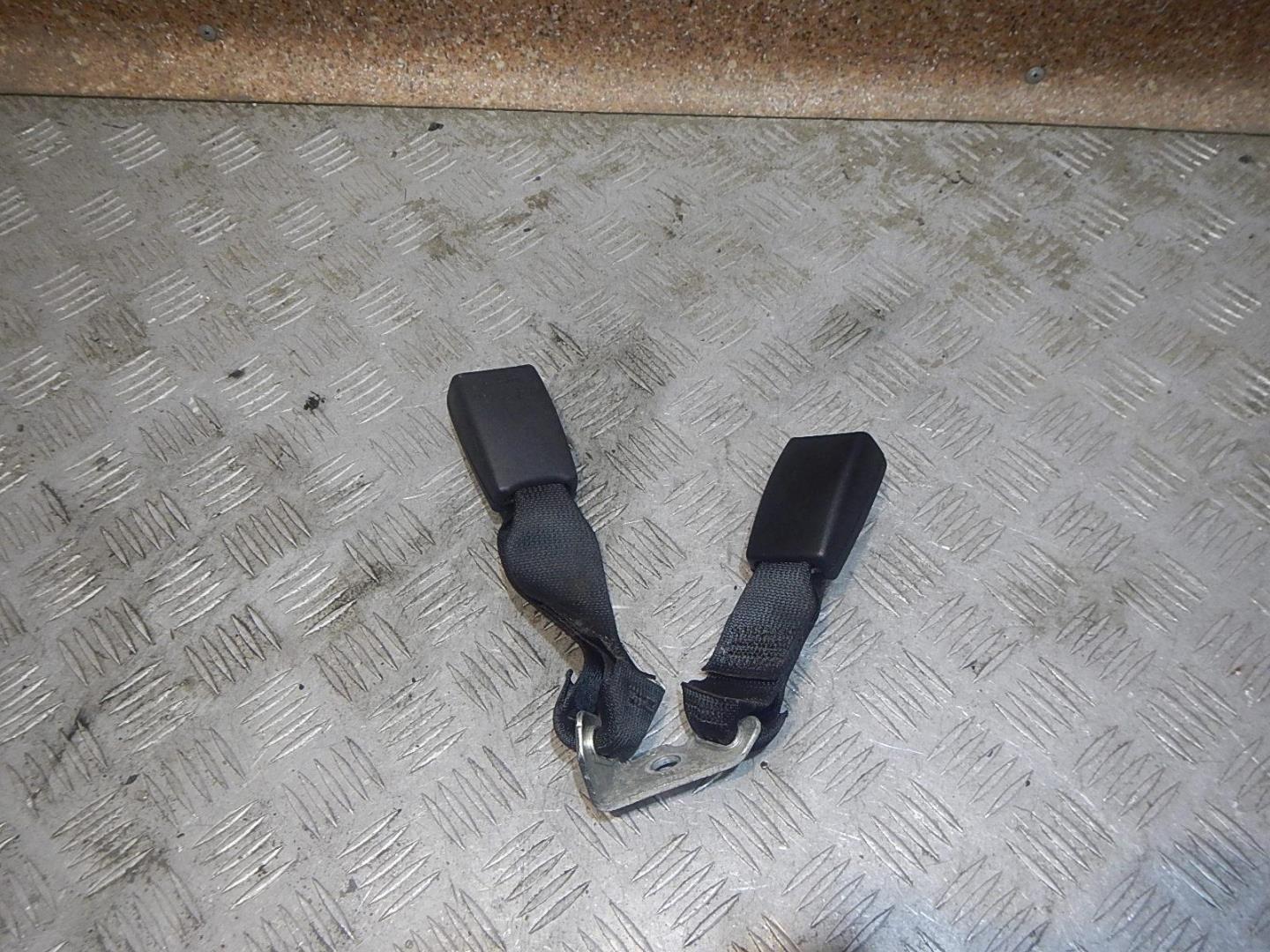 Ответная часть ремня безопасности