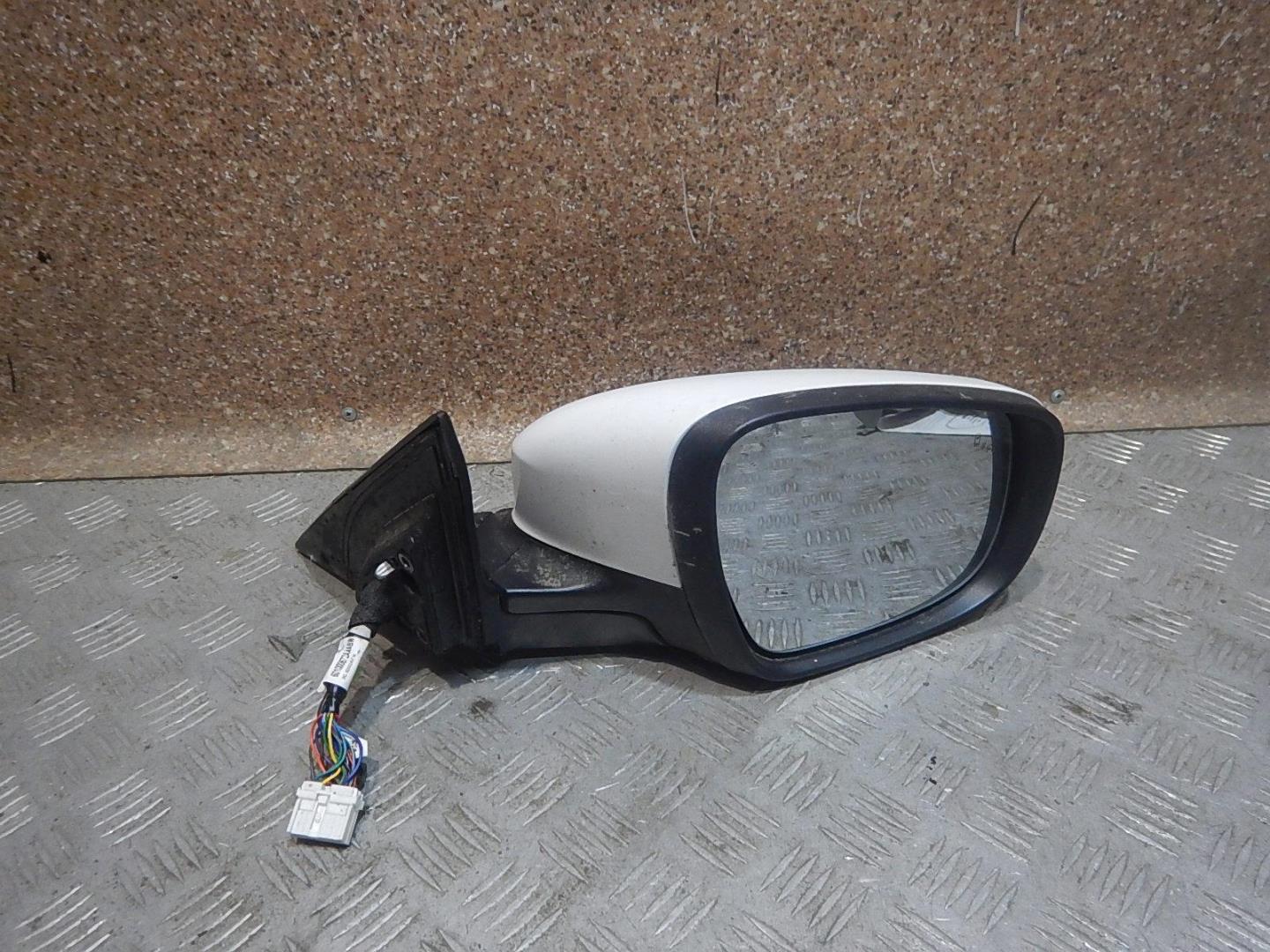 Зеркало правое электрическое