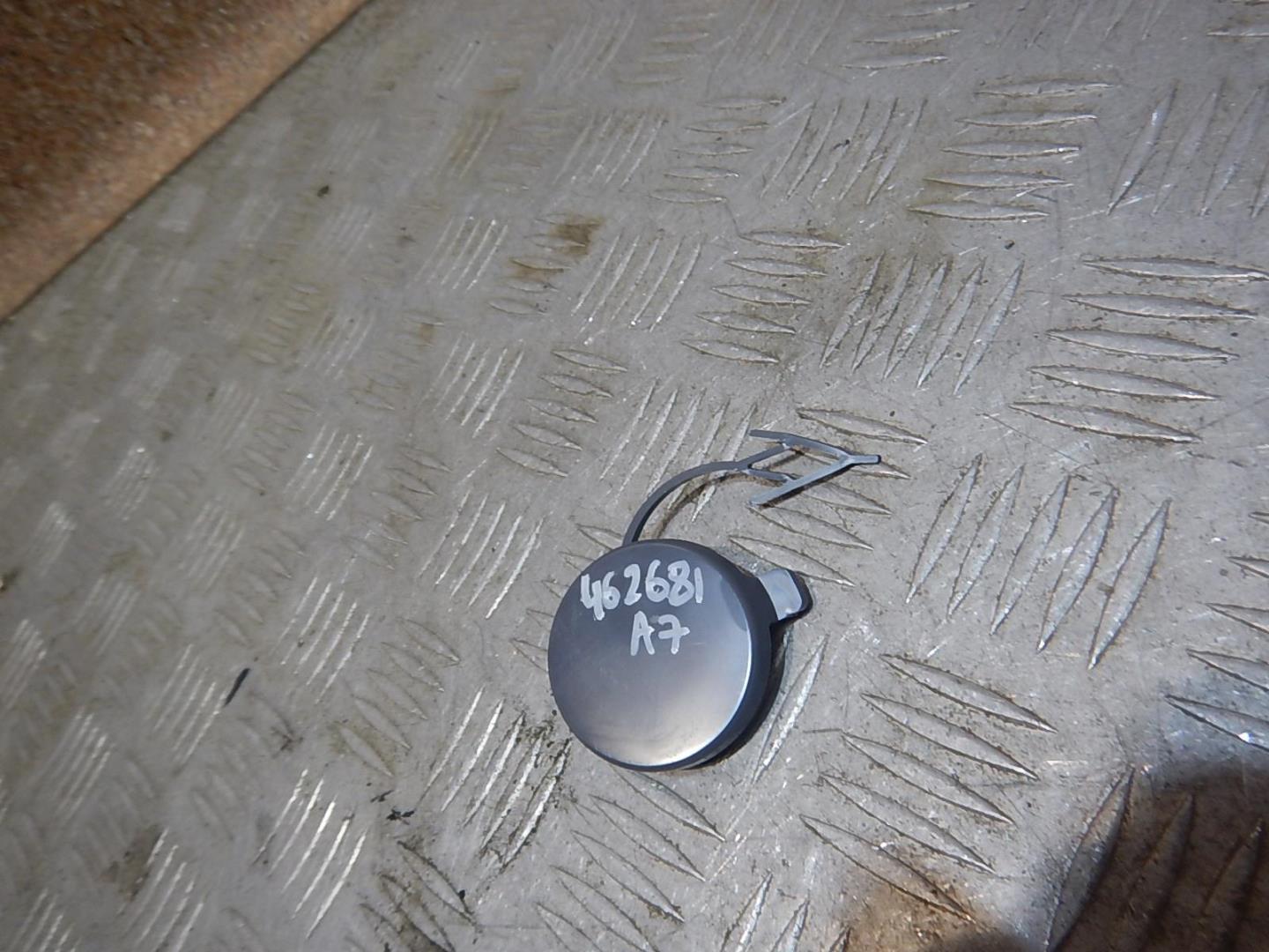 Заглушка буксировочного крюка