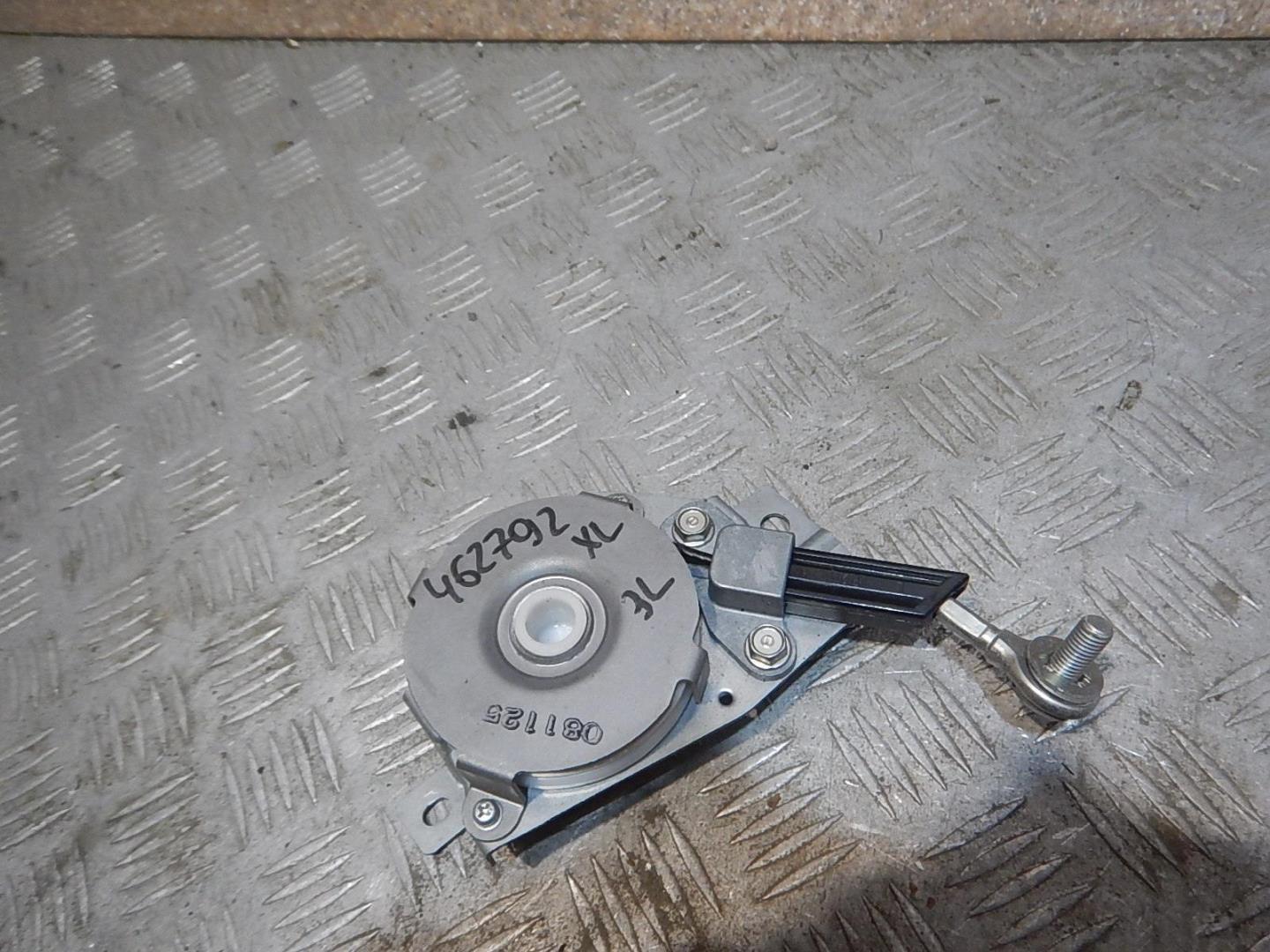 Механизм подъема двери багажника