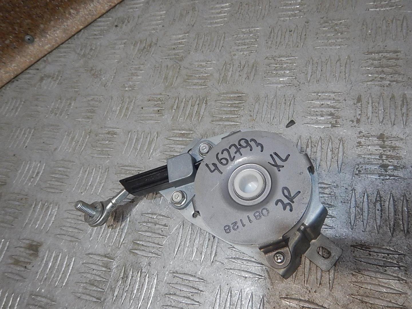 Механизм подъема двери багажника