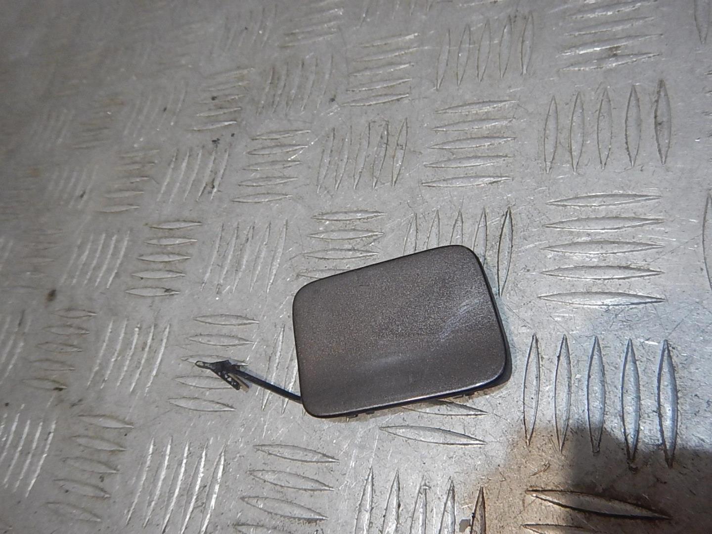 Заглушка буксировочного крюка