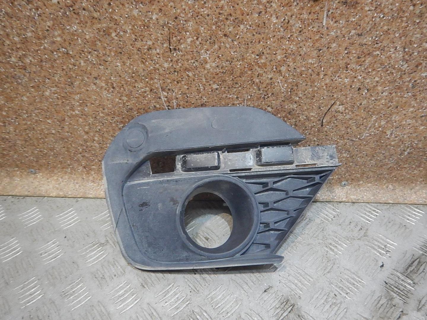 Решетка в бампер правая