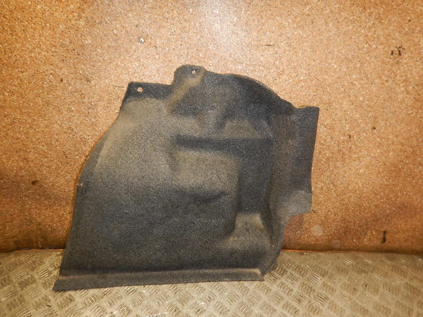 Обшивка багажника