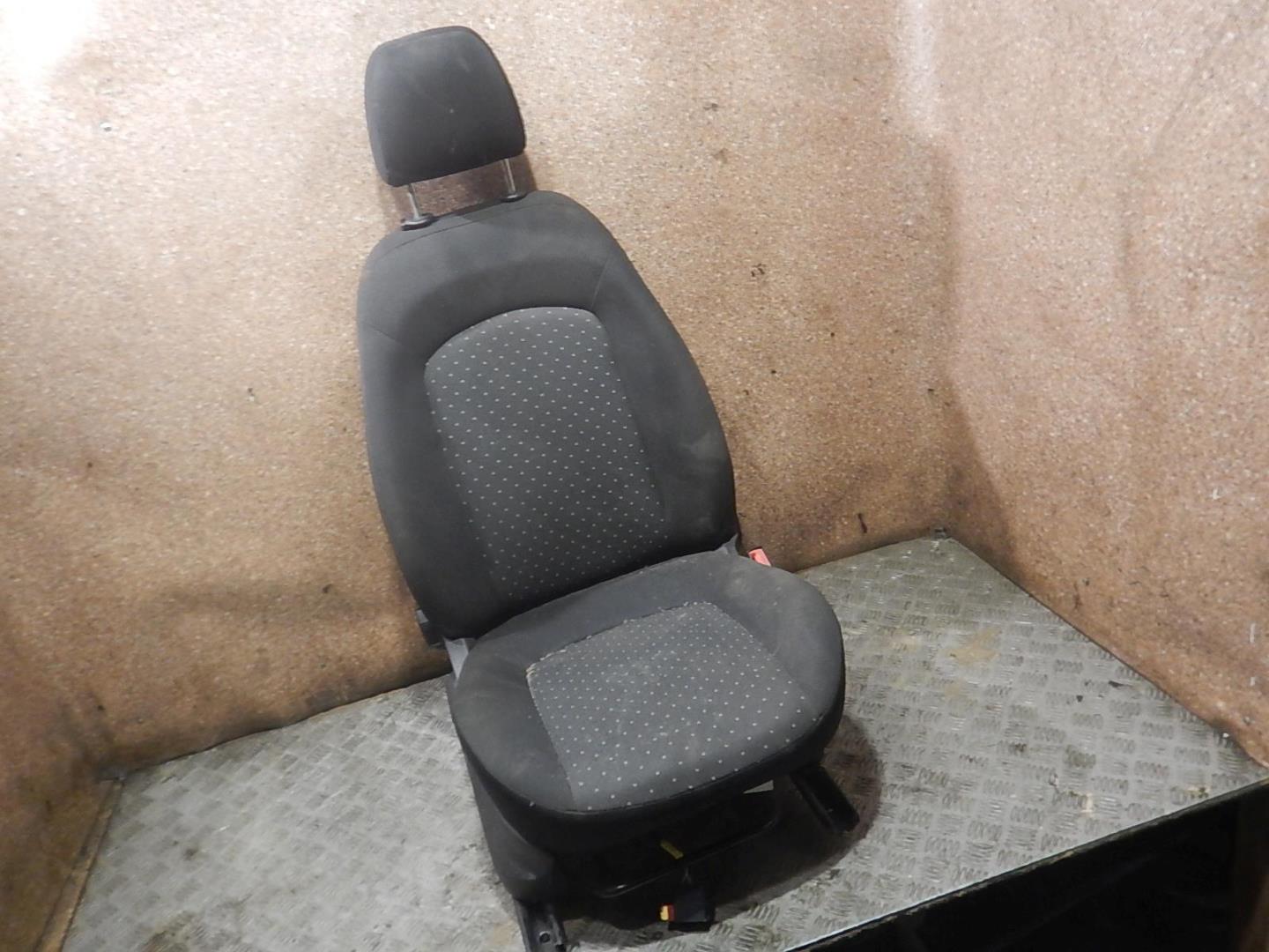 Сиденье переднее правое
