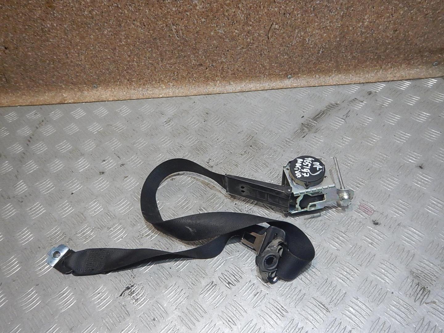 Ремень безопасности