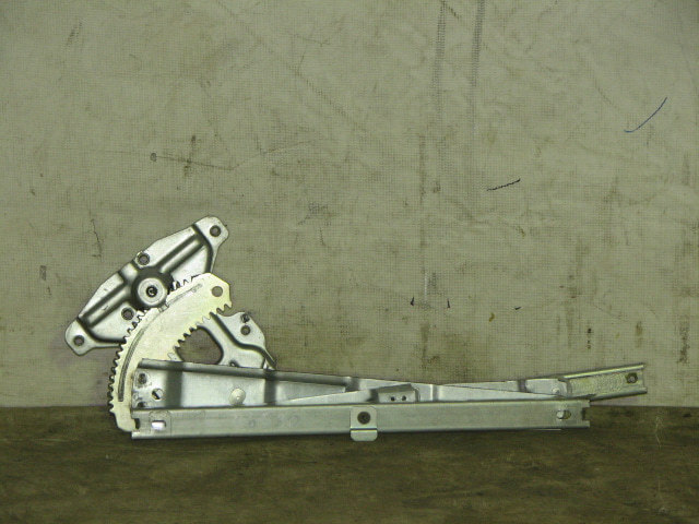 Стеклоподъемник механ. задний правый