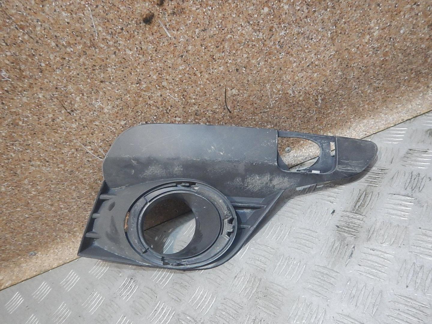 Решетка в бампер правая