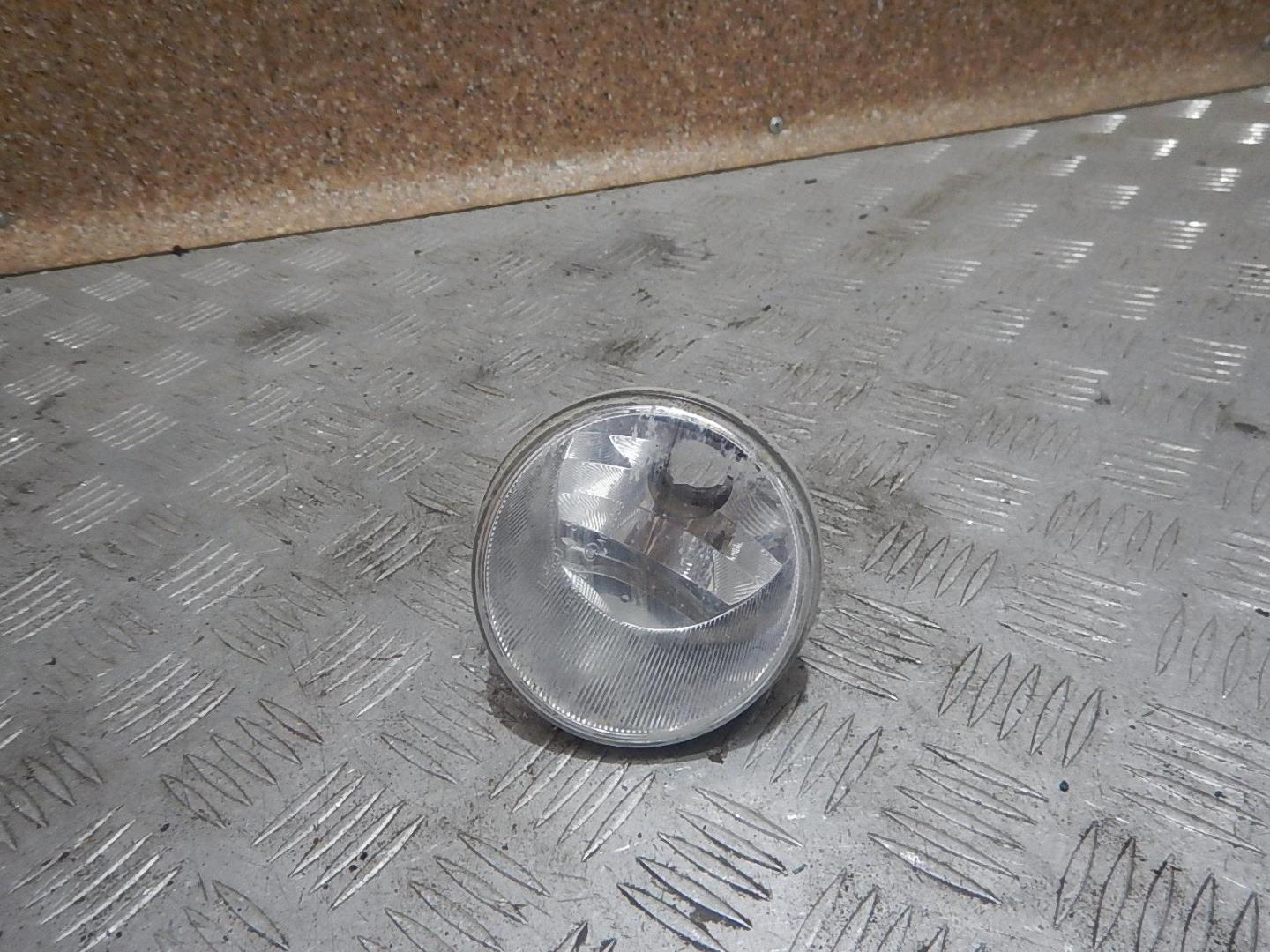 Фара противотуманная левая