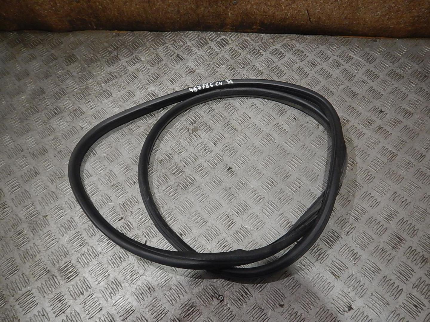 Уплотнитель двери