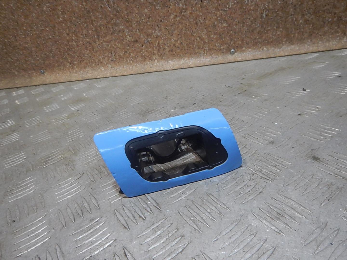 Кронштейн форсунки омывателя фары