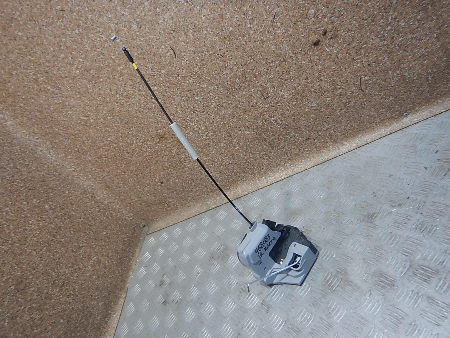 Замок двери задней правой