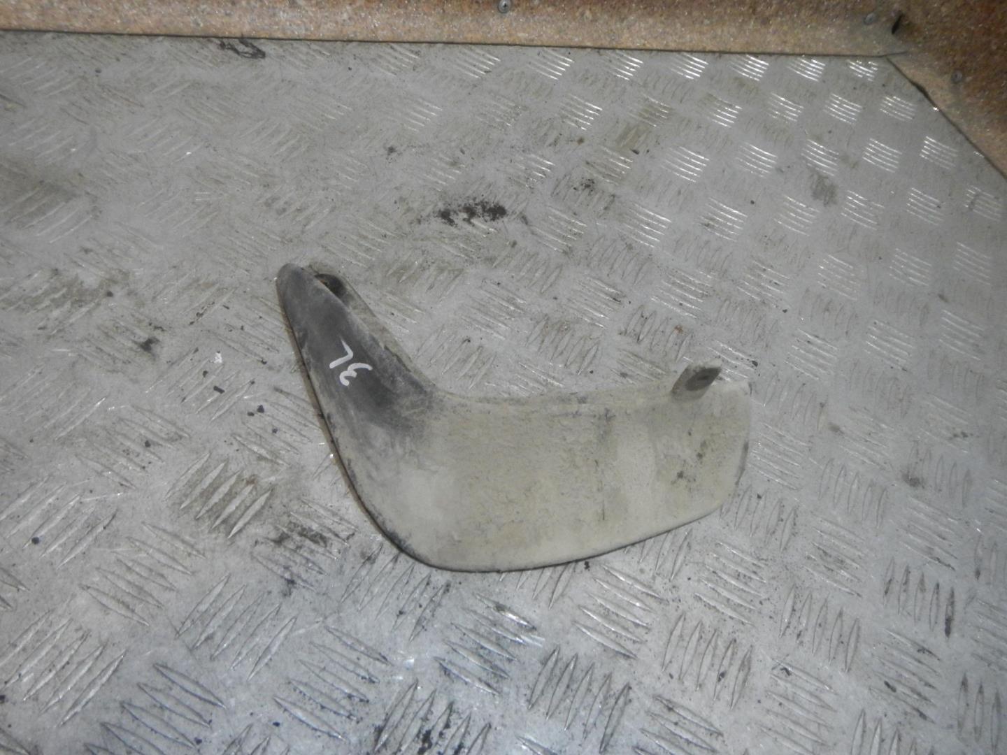 Брызговик задний левый