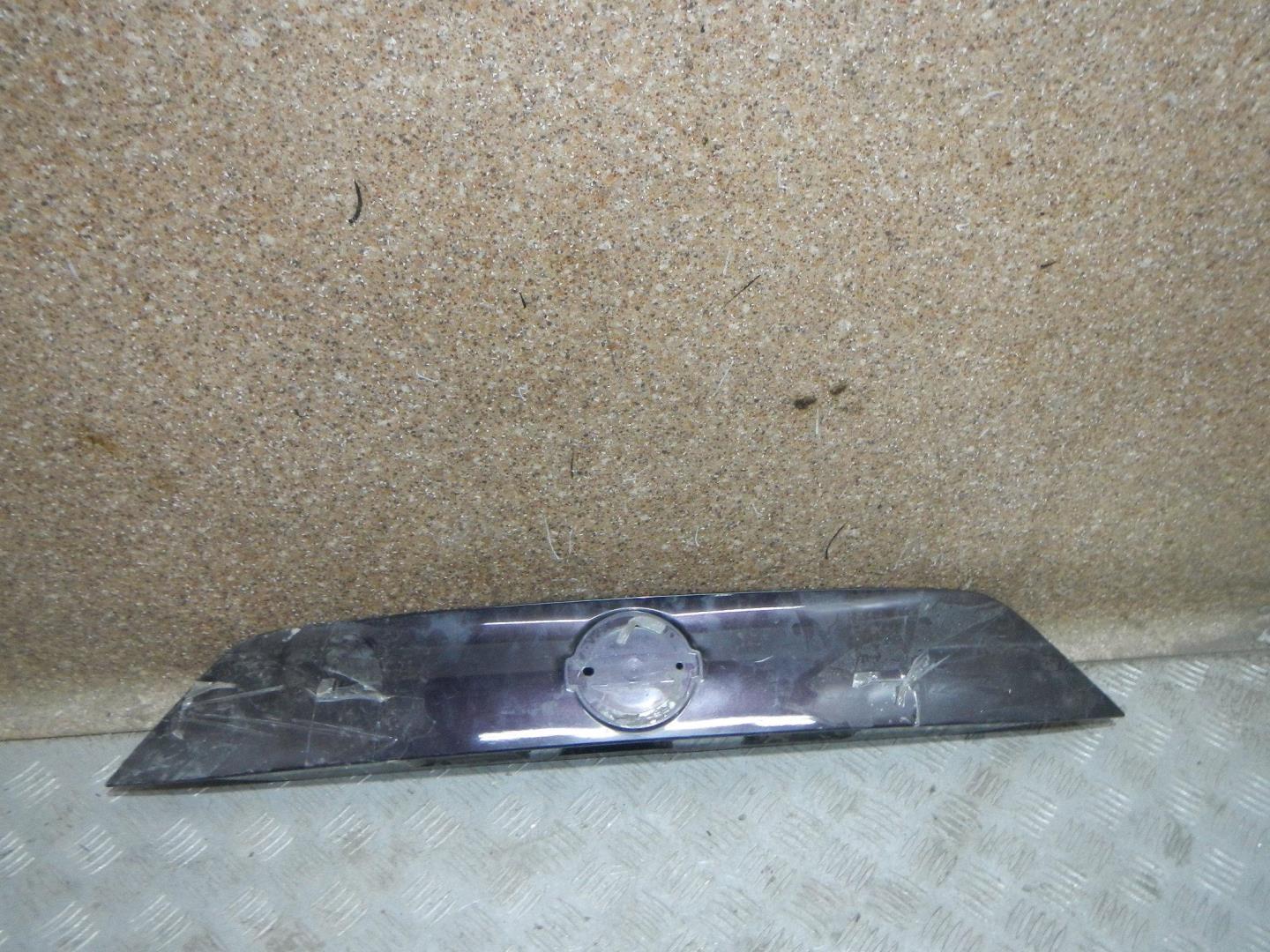 Накладка двери багажника