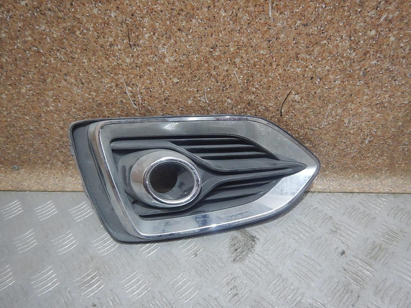 Решетка в бампер левая