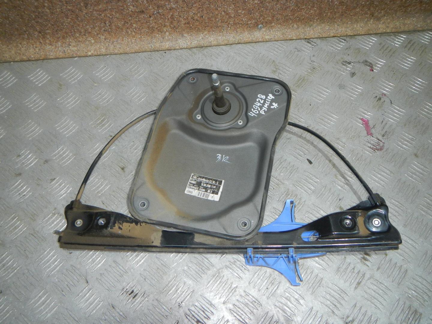 Стеклоподъемник механ. задний правый