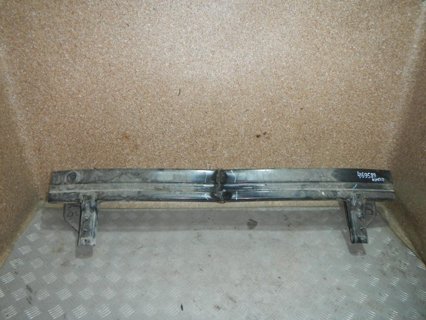 Усилитель переднего бампера