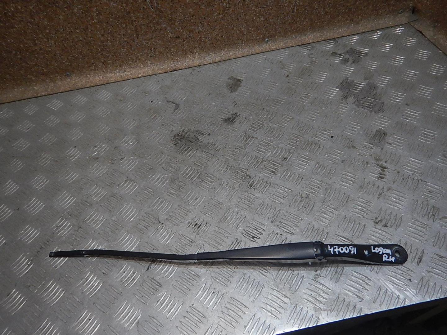 Поводок стеклоочистителя передний правый