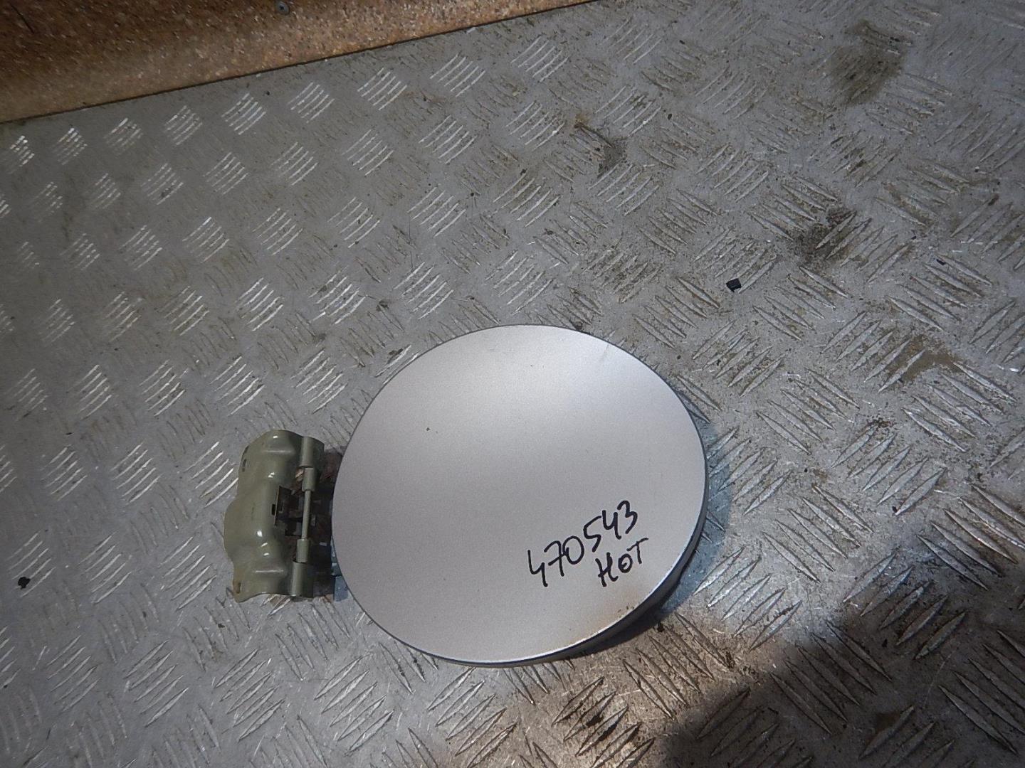 Лючок бензобака