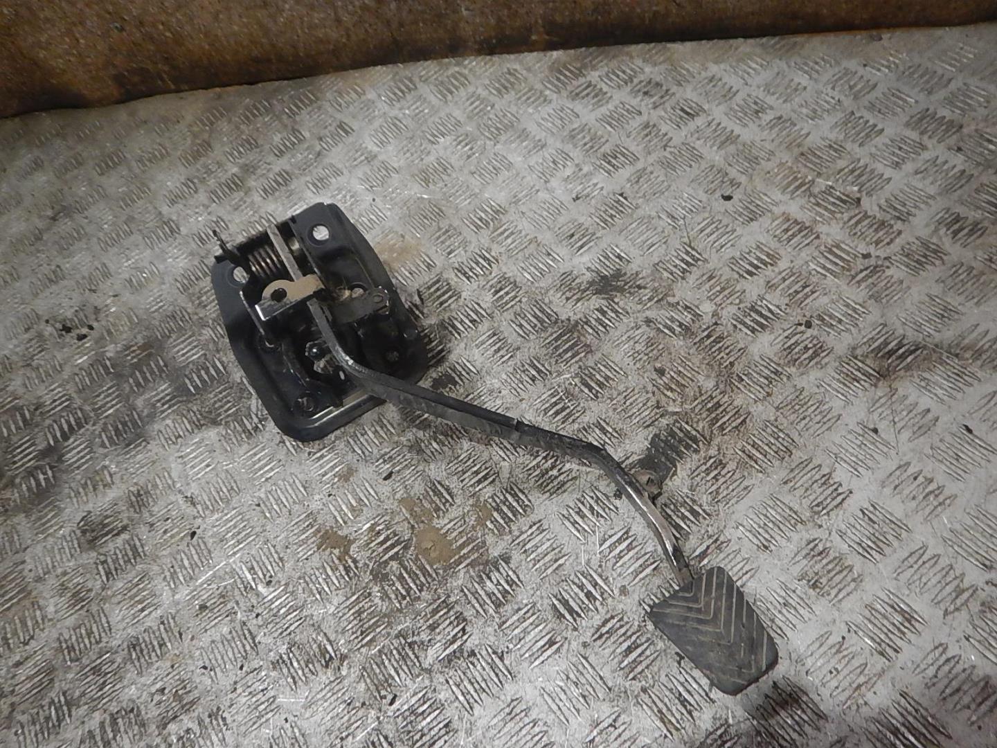 Педаль сцепления