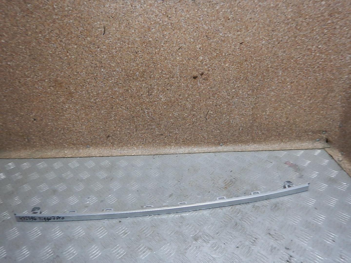 Молдинг заднего бампера