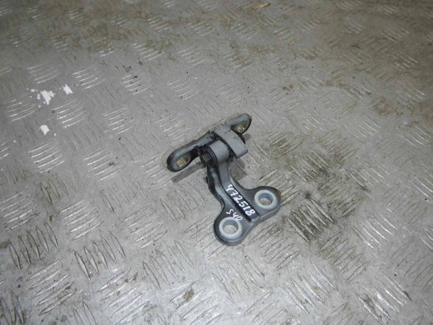 Петля двери передней правой верхняя