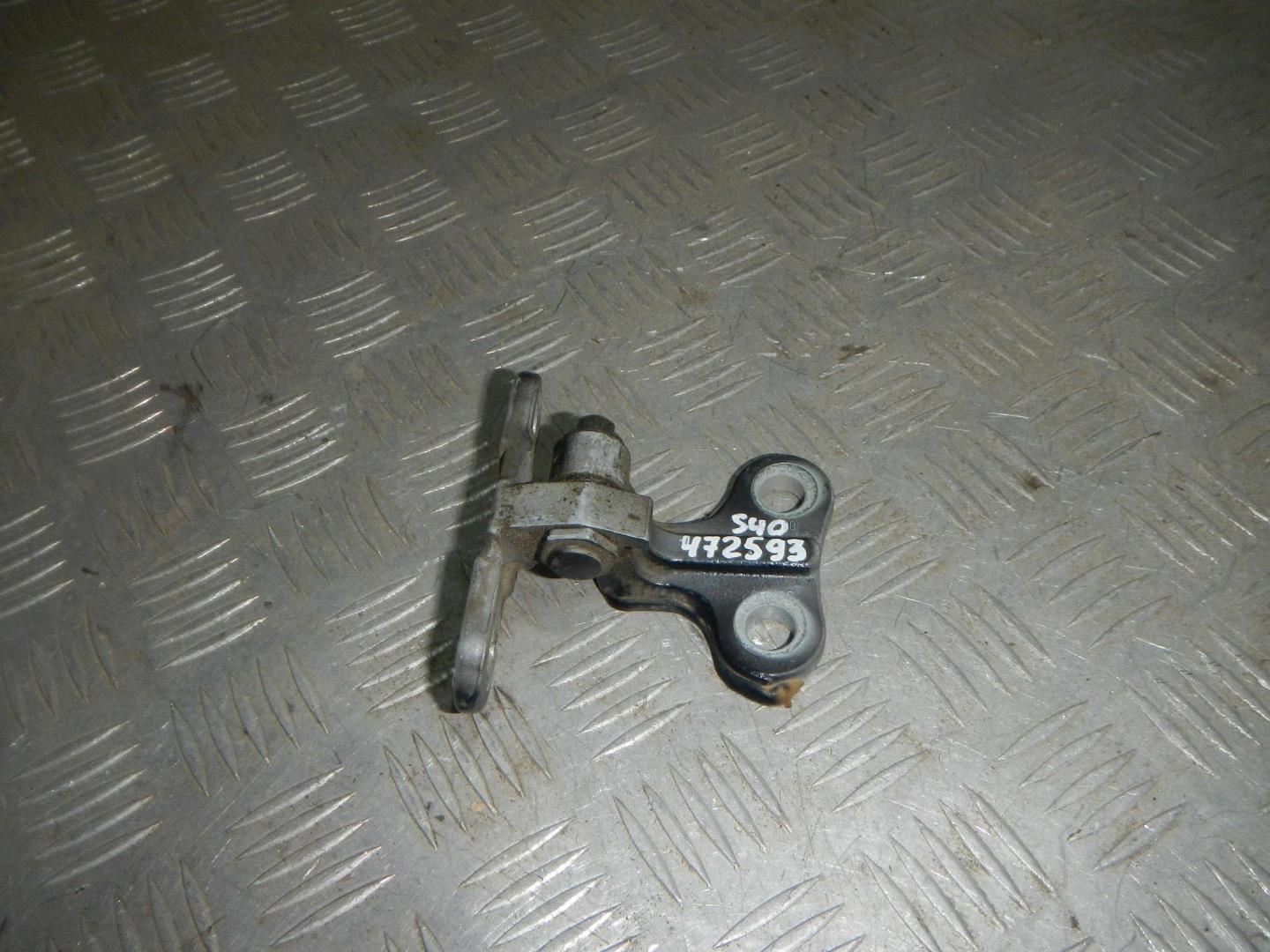 Петля двери передней левой верхняя