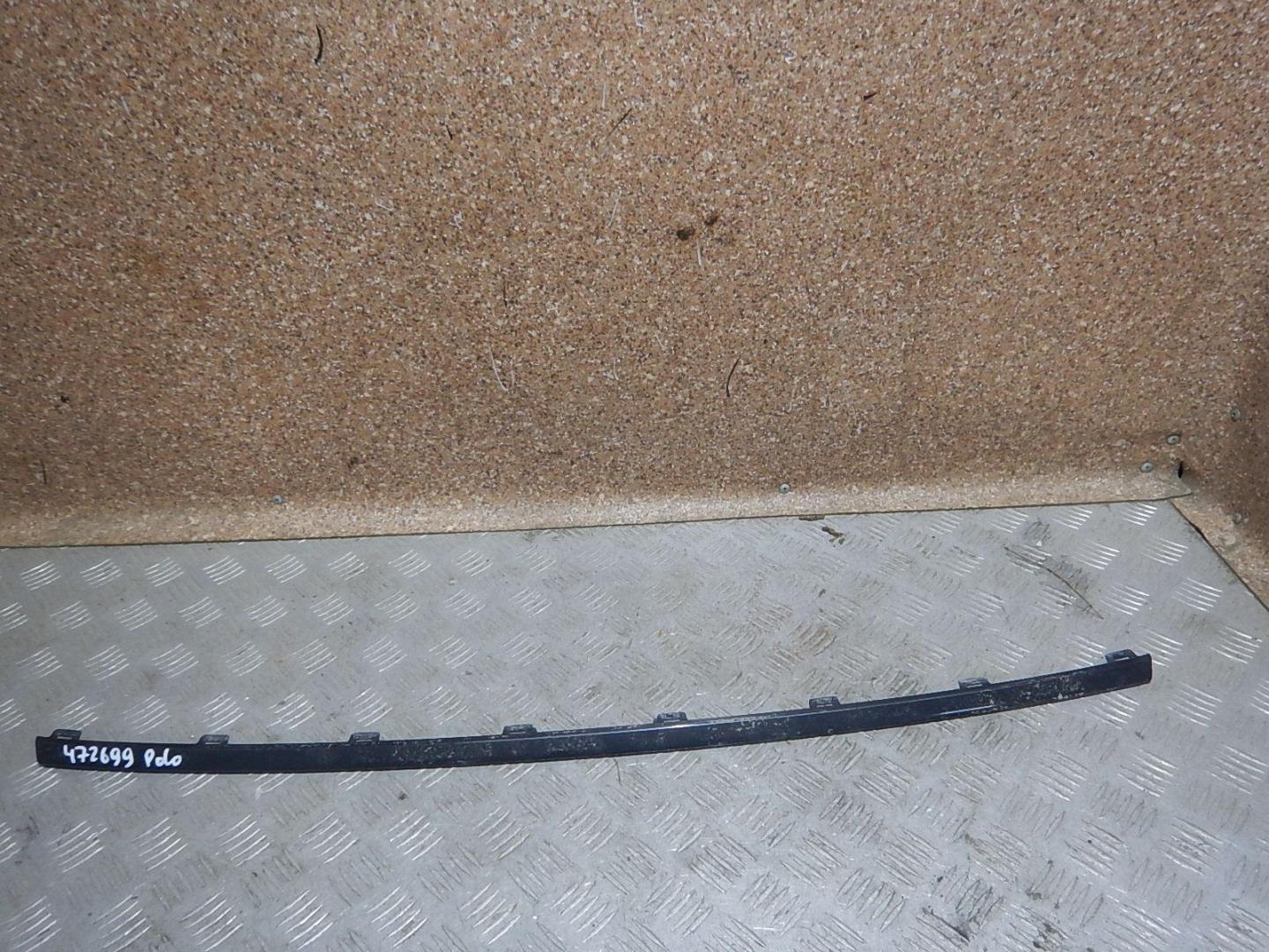 Молдинг переднего бампера