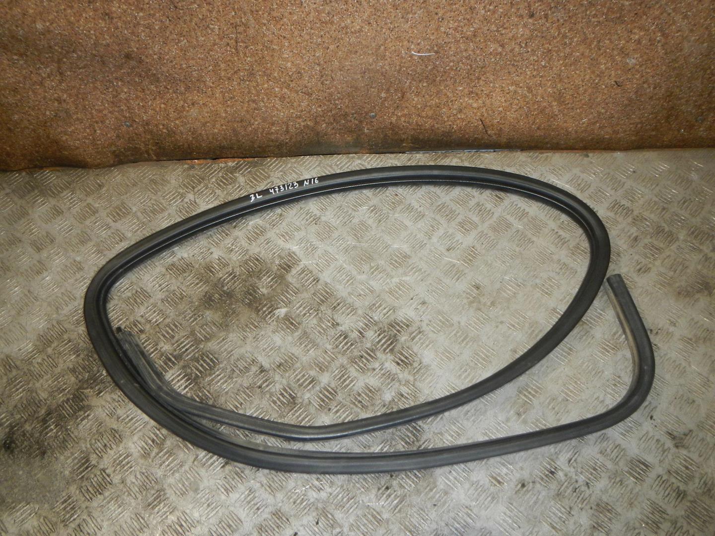 Уплотнитель двери