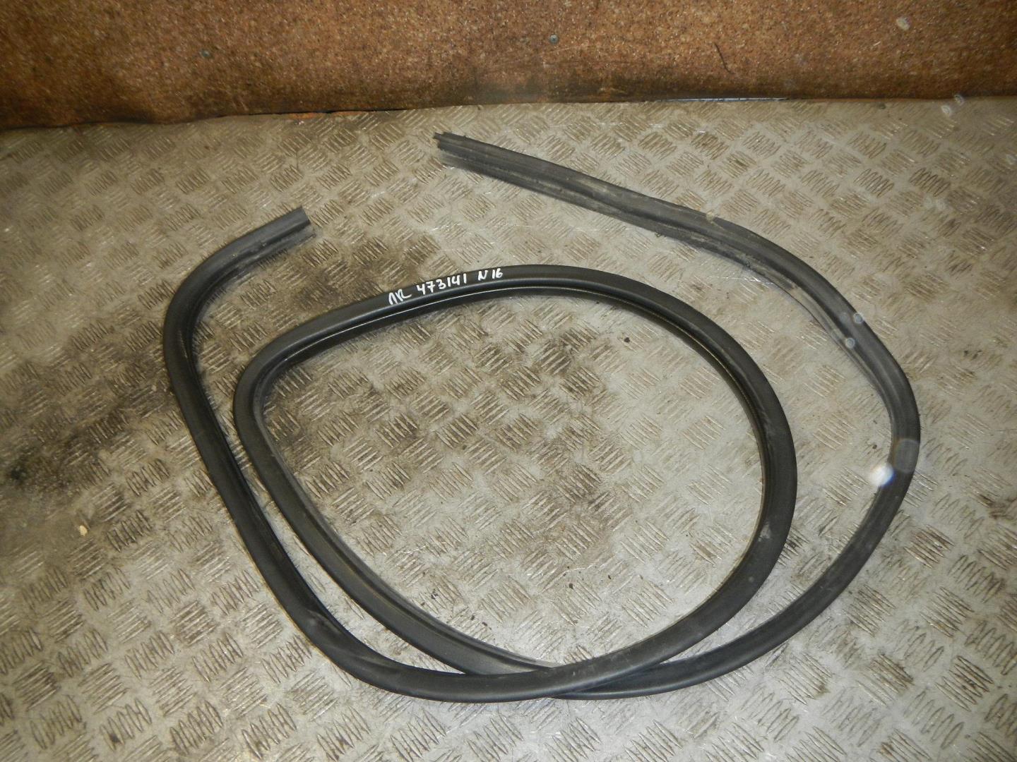 Уплотнитель двери