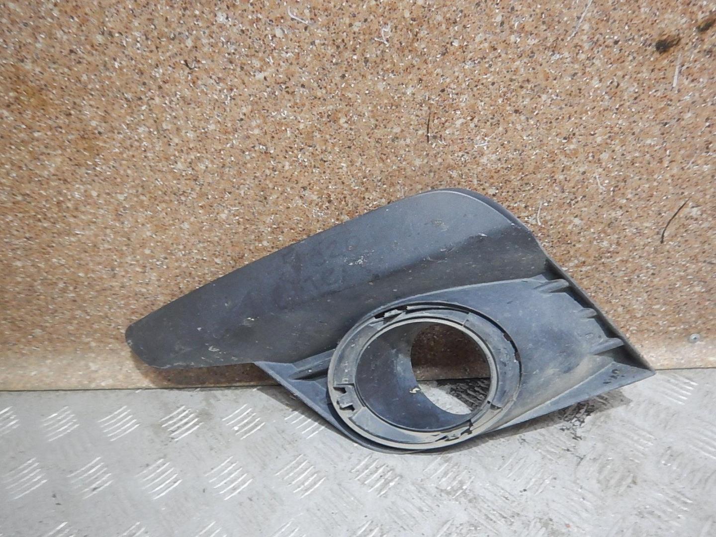 Решетка в бампер левая