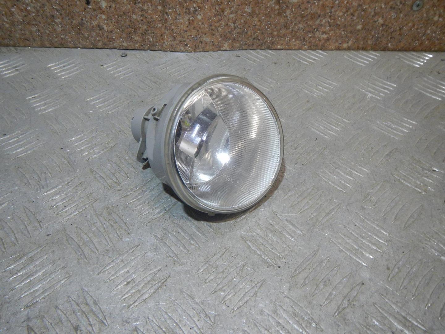 Фара противотуманная левая