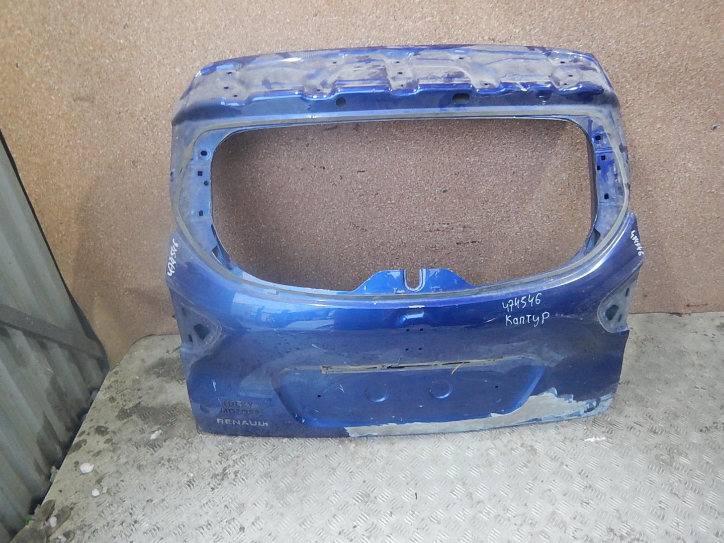 Дверь багажника