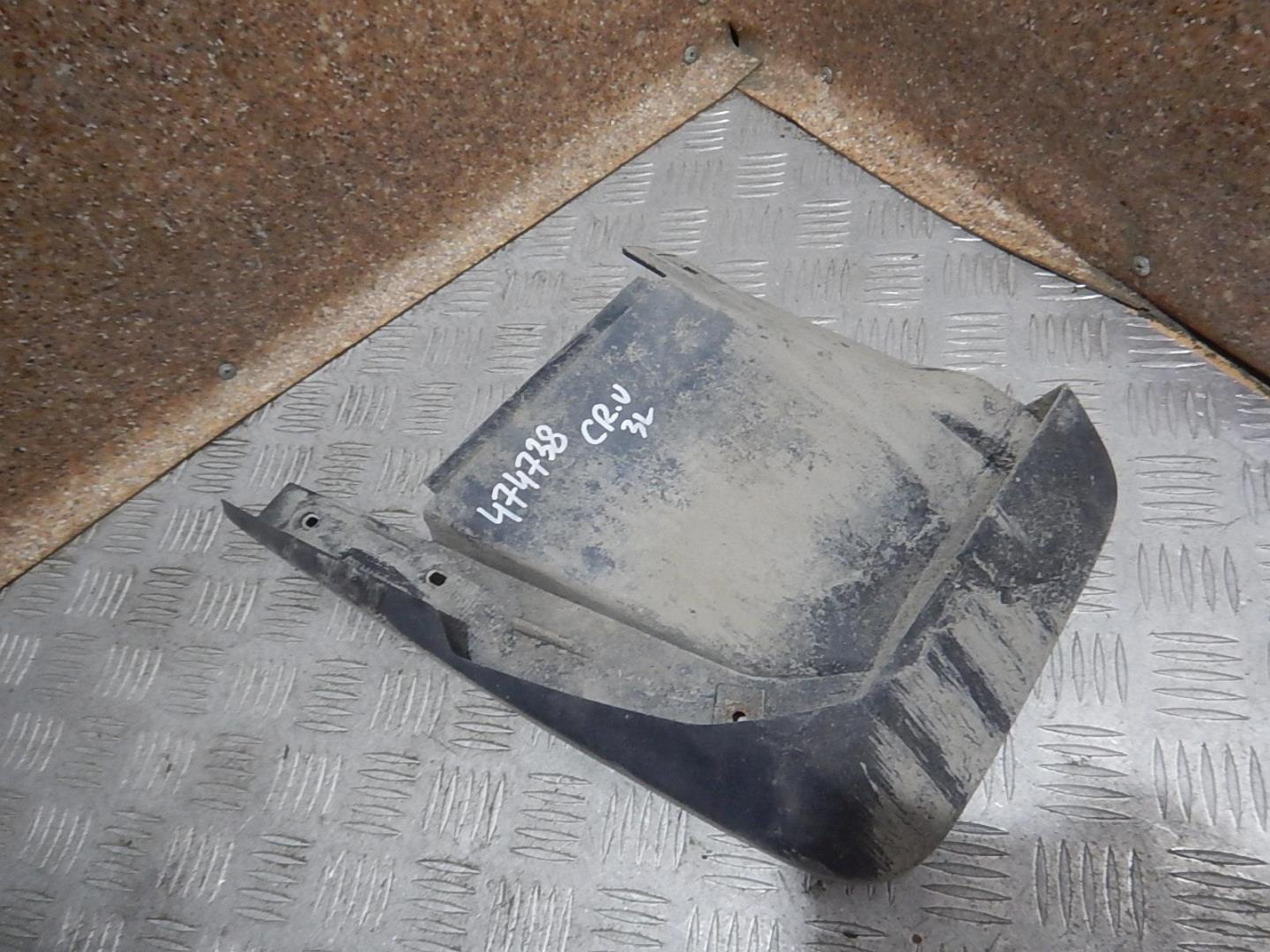 Брызговик задний левый